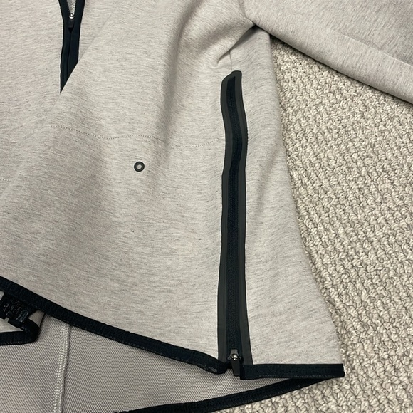 Women's Nike Full-zip Hoodie, Size Large - Picture 7 of 11